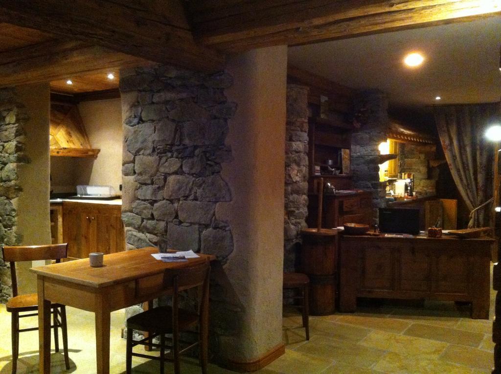 Les Trompeurs Chez Odette Bed & Breakfast Cogne Exterior foto