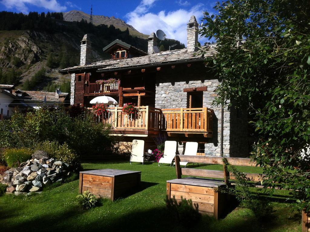 Les Trompeurs Chez Odette Bed & Breakfast Cogne Exterior foto